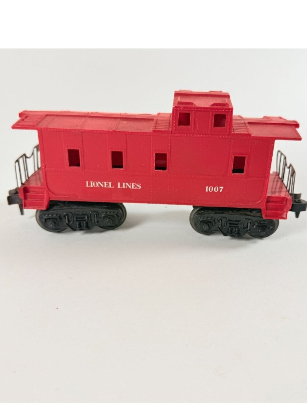 Lionel Lines 1007 Red Caboose Model Train Vintage HO Scale Train Car